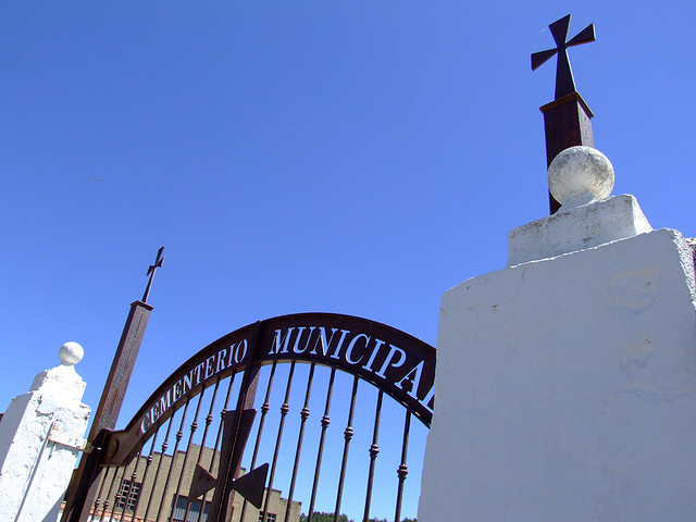 Aumentan panteones en Cementerio - Julio César Cerletti (flickr) panteones Cementerio