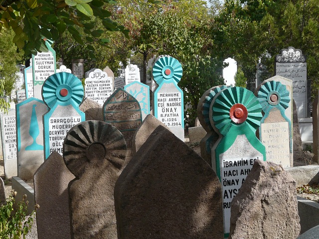 Lápidas singulares en un cementerio lápidas increibles
