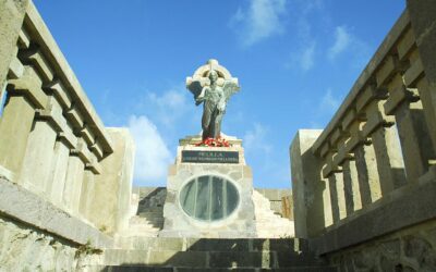 Melilla enseña sus panteones y parcelas militares